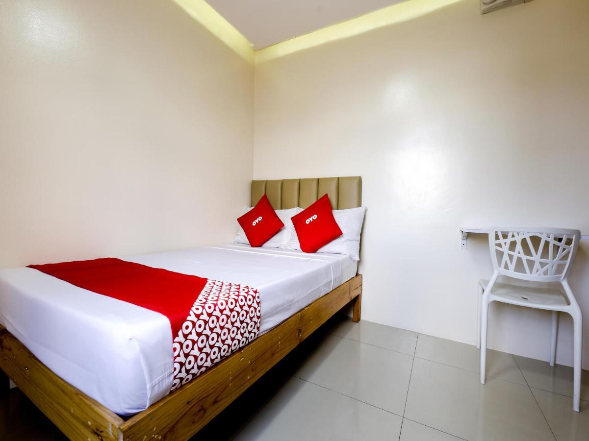 Oyo 783 Freemont Place Paranaque City Экстерьер фото