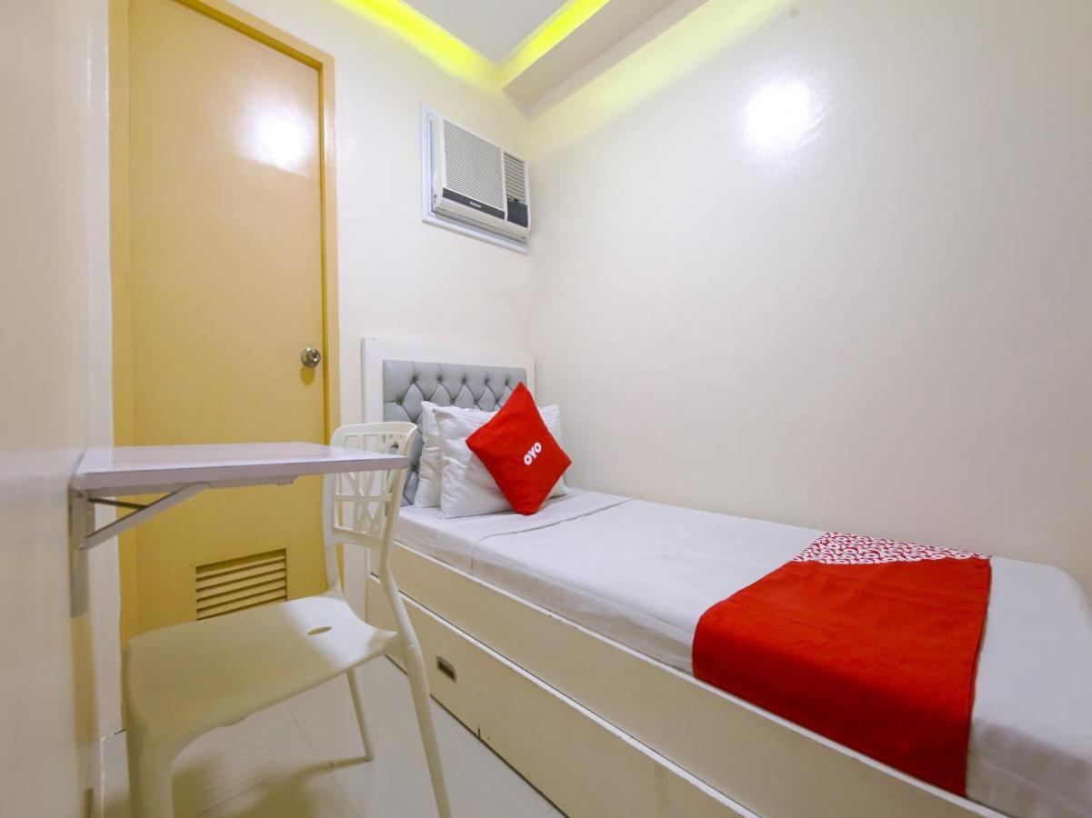 Oyo 783 Freemont Place Paranaque City Экстерьер фото